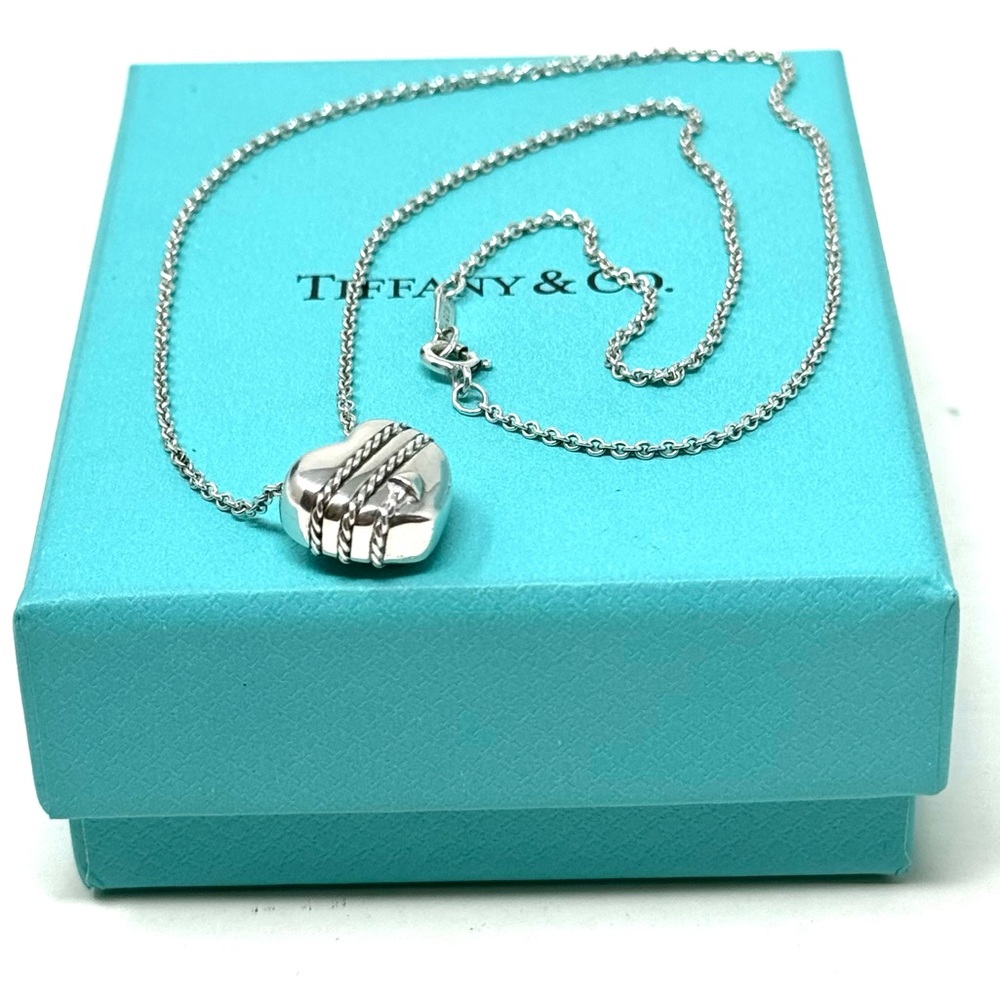 Authentic Tiffany & co Solid Heart Arrow Dropped Around The Heart Neckla… - Picture 7 of 9